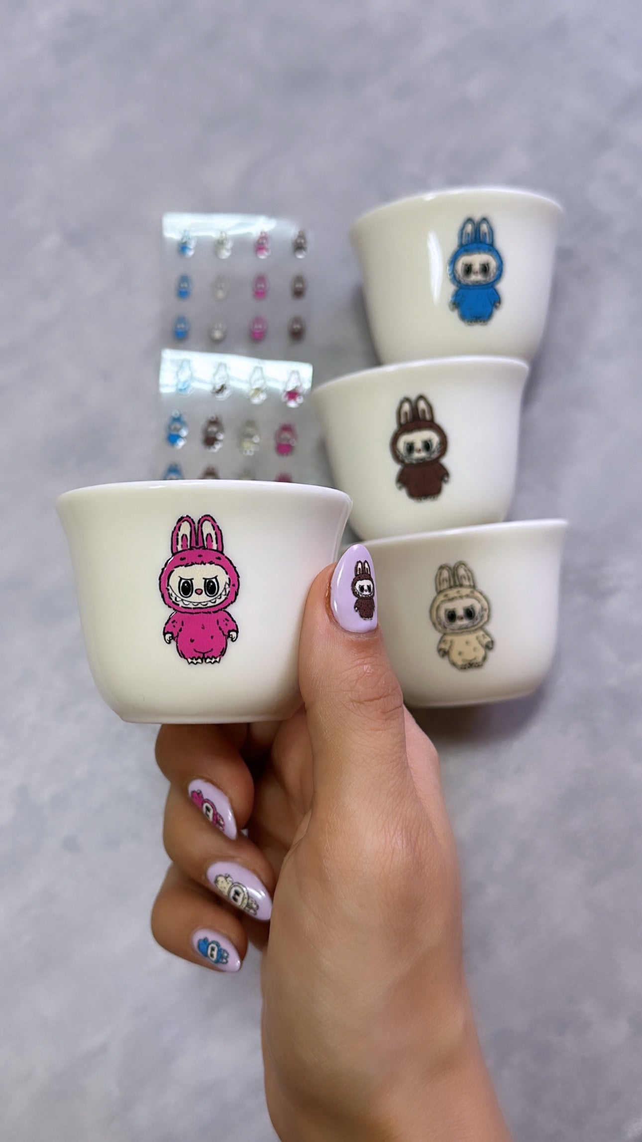 4 Labubu Fenyal + 24 nails stickers