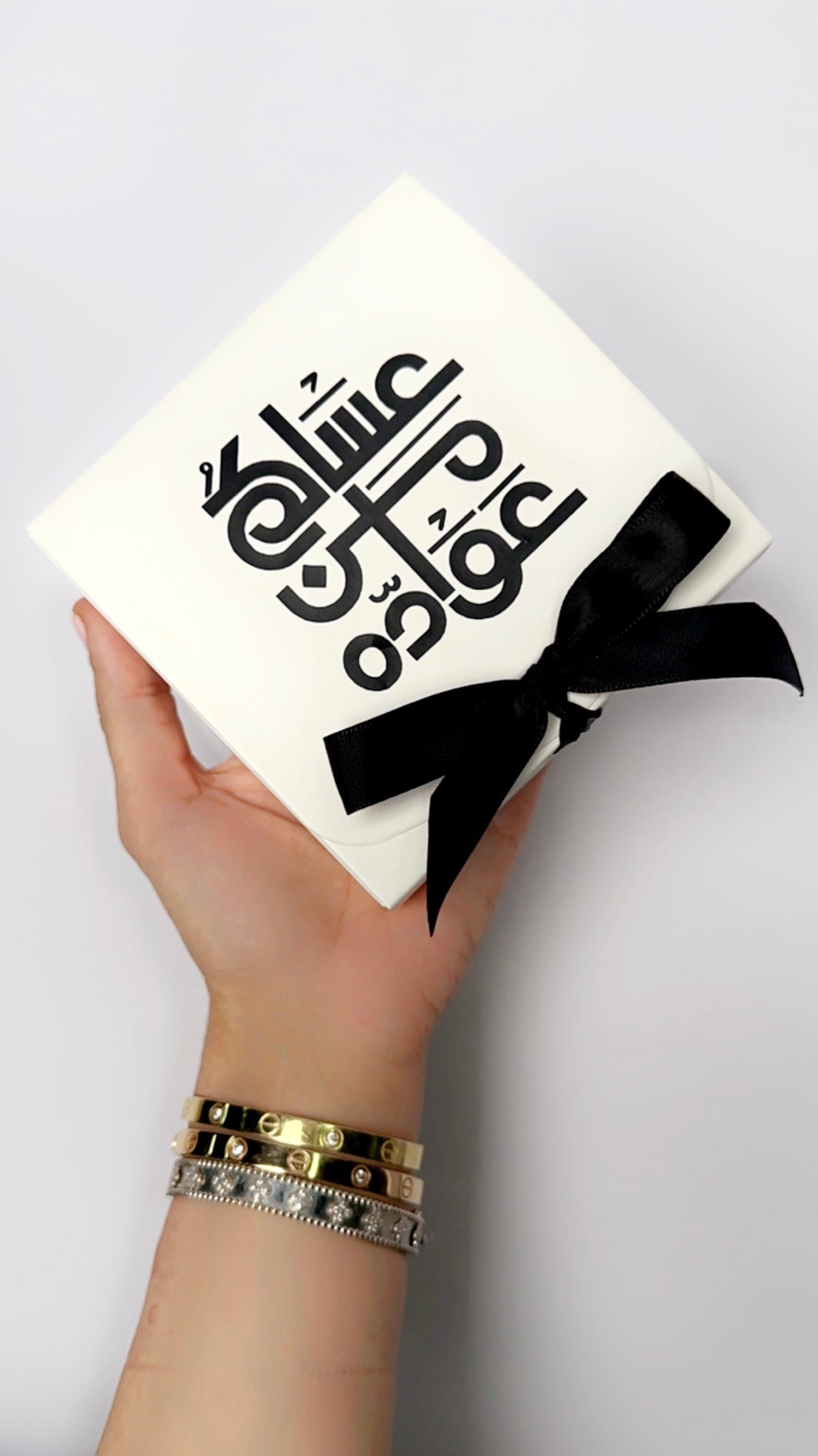 Sea Shell Candle ( Medium size) ( Premium Valley whisper Fragrance ) with brand box