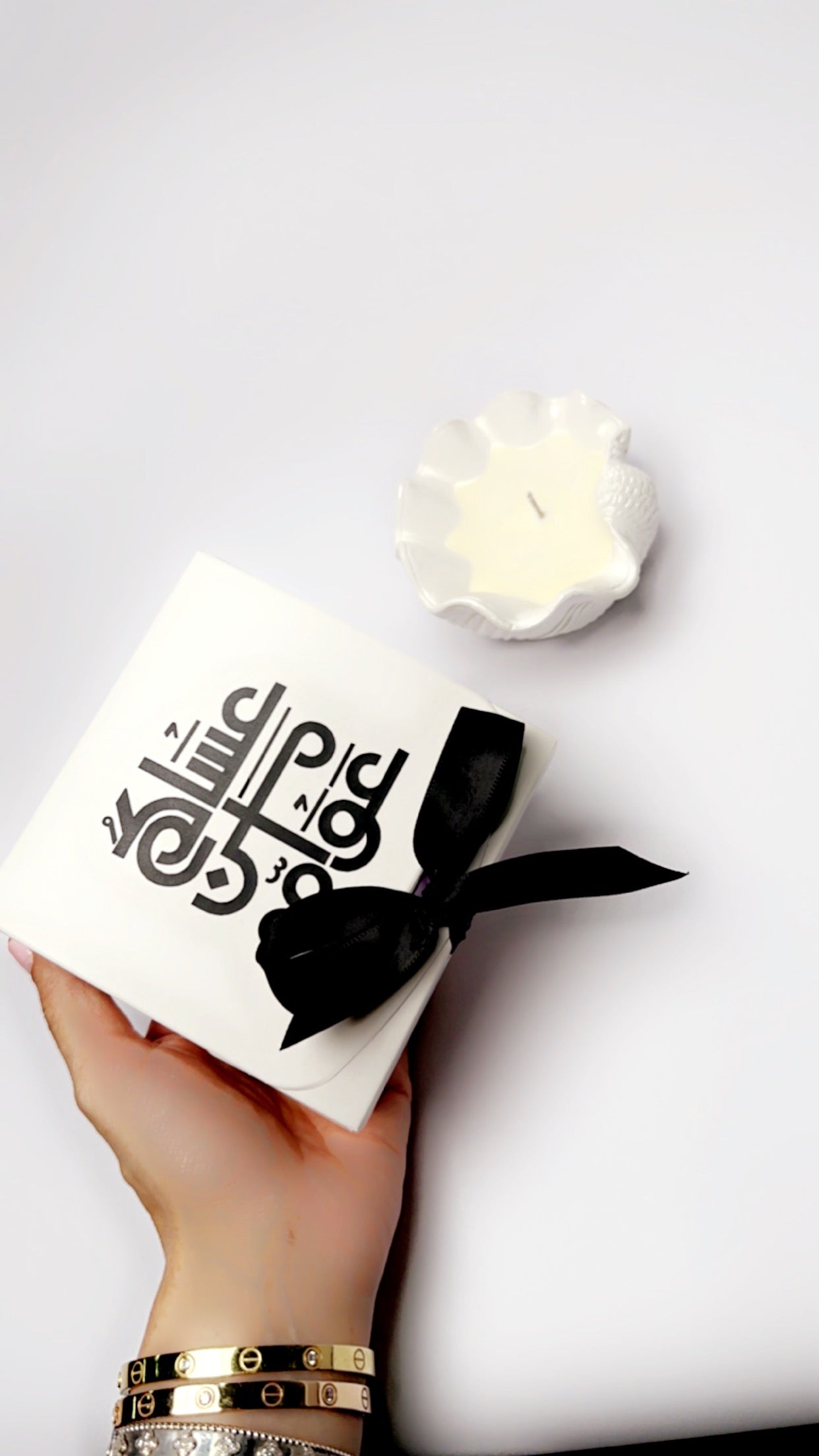 Sea Shell Candle ( Medium size) ( Premium Valley whisper Fragrance ) with brand box